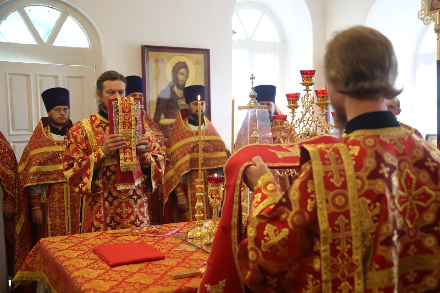 Митрополит Саранский и Мордовский Зиновий в сослужении епископа Ардатовского и Атяшевского Вениамина